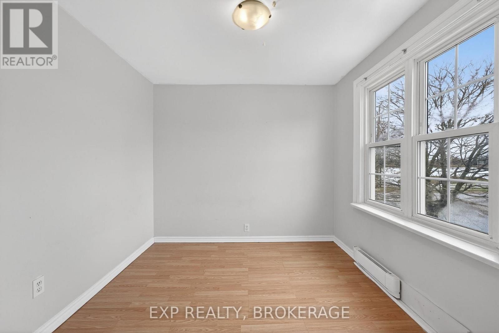 632 MACDONNELL STREET Image 9