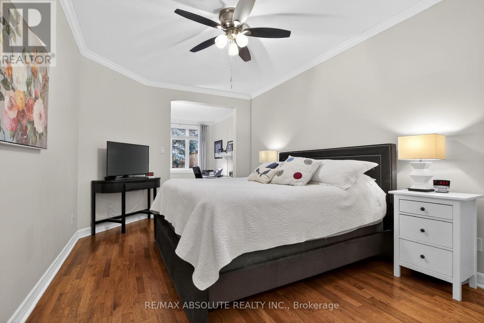 19 GOLDORA PRIVATE Image 18