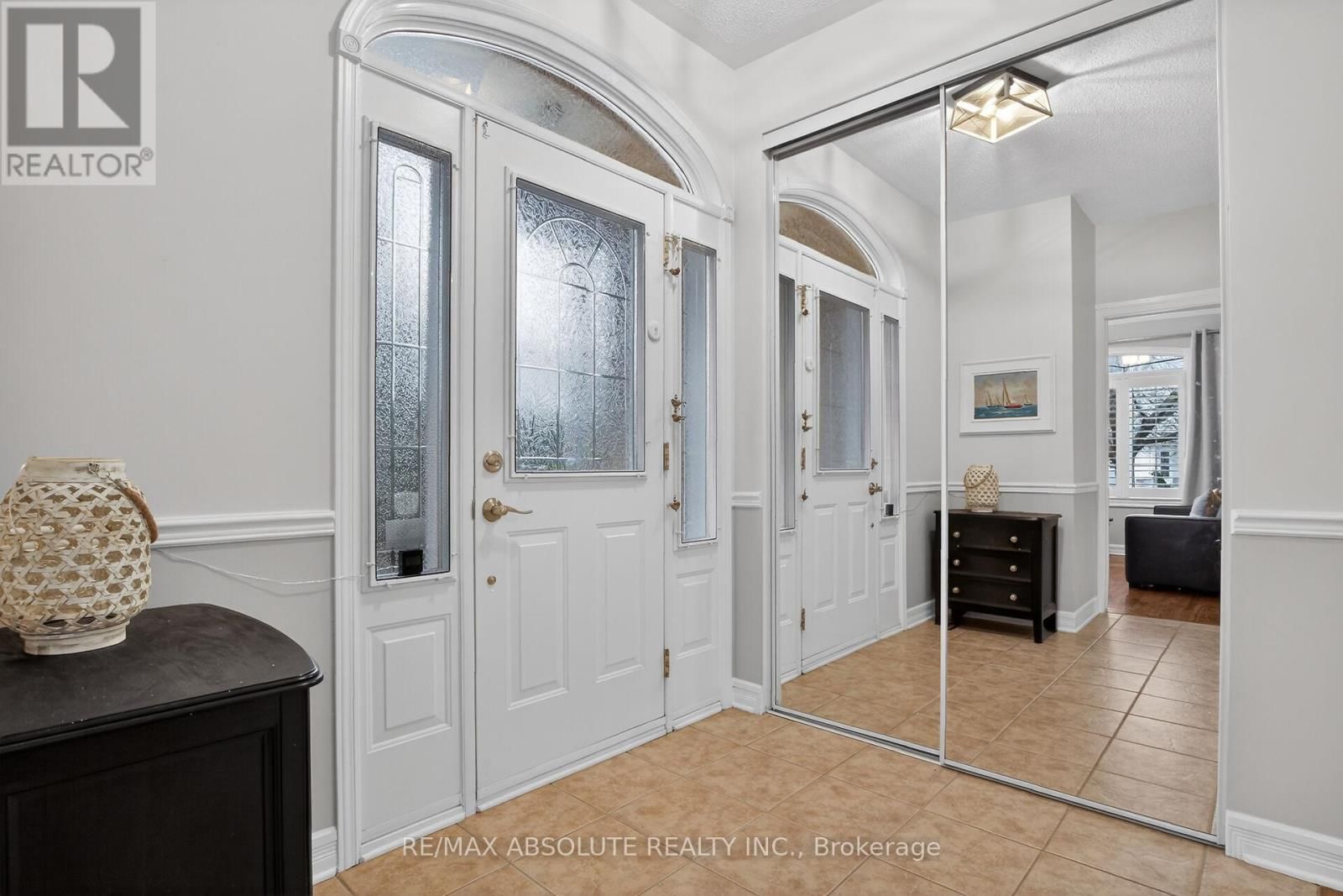 19 GOLDORA PRIVATE Image 3