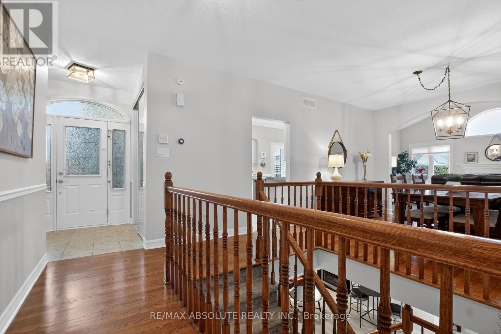 19 GOLDORA PRIVATE Image 6