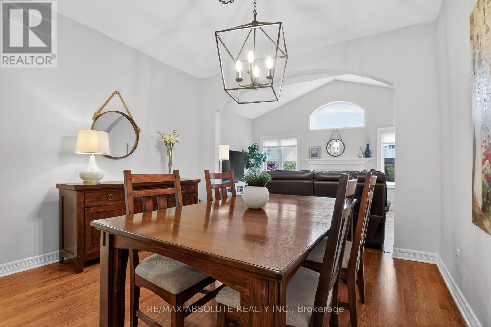 19 GOLDORA PRIVATE Image 8