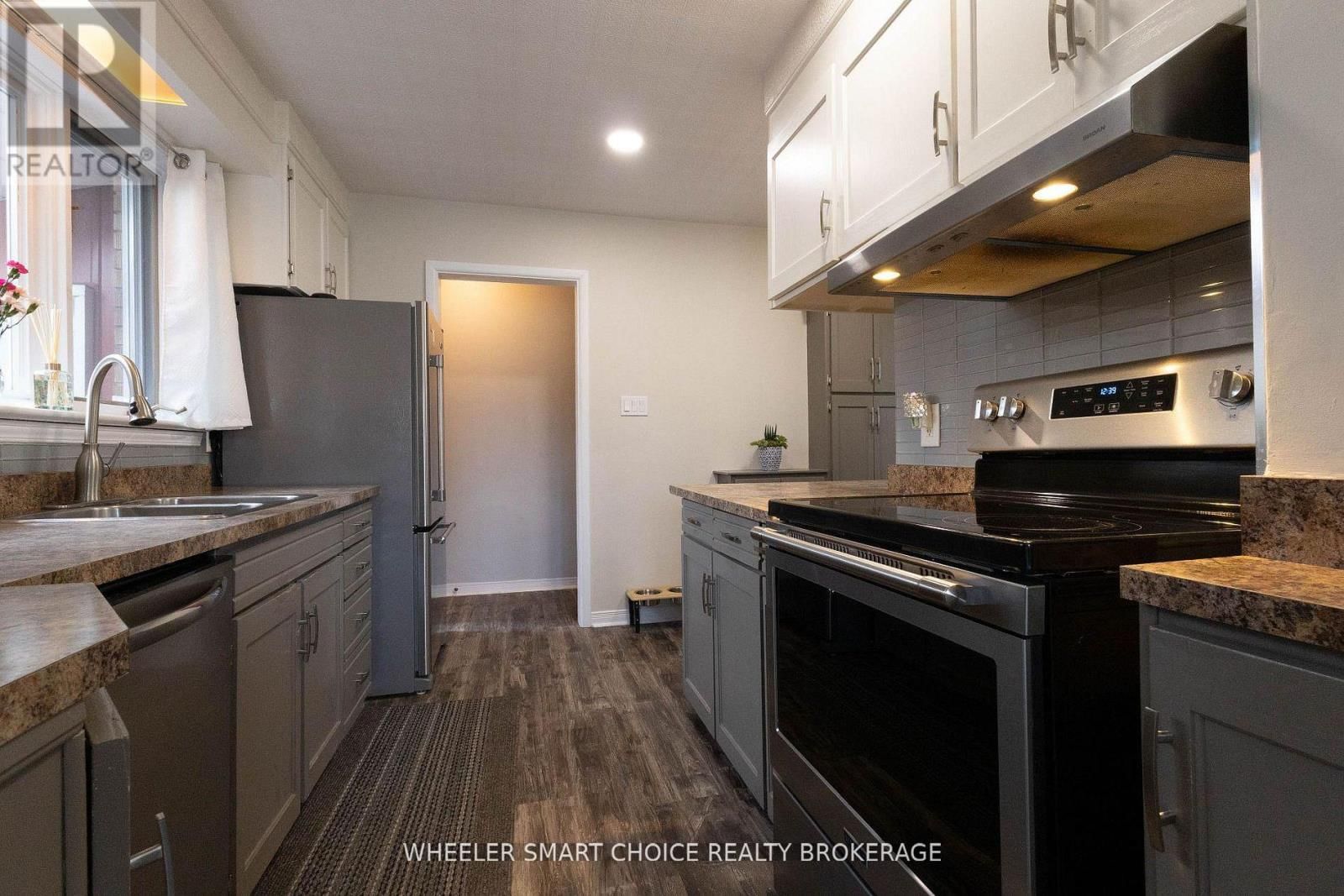 1412 BOYD STREET Image 13