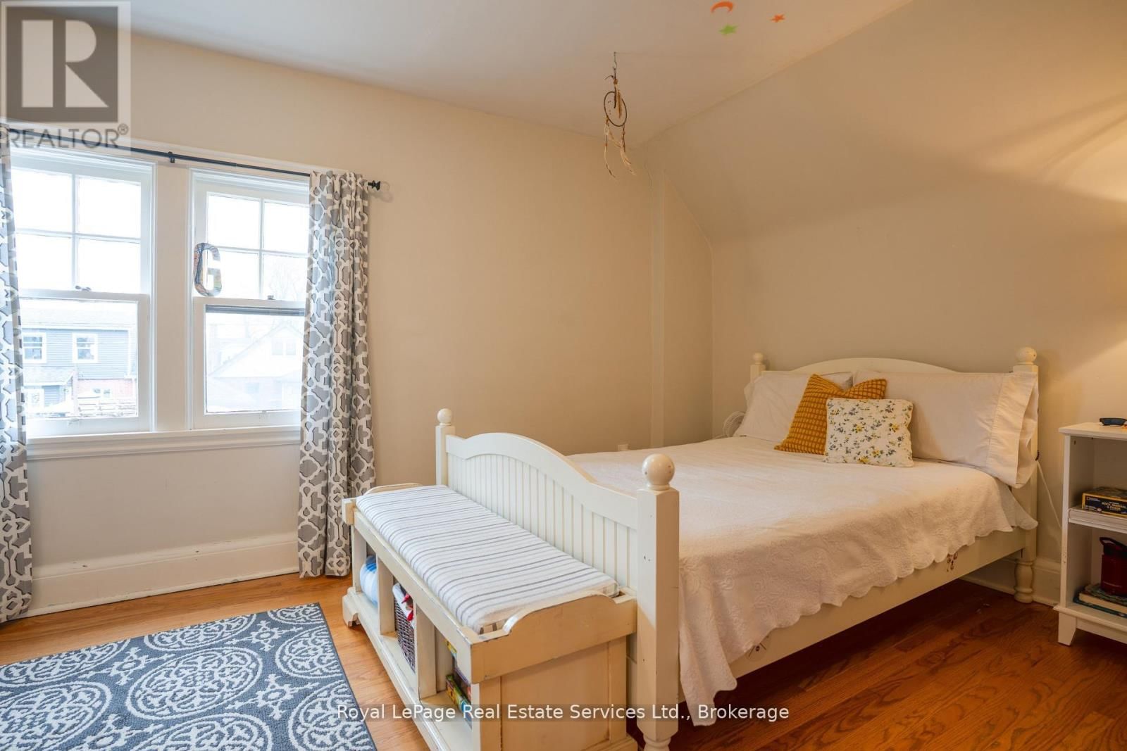 89 EDGEMONT STREET SOUTH Image 26