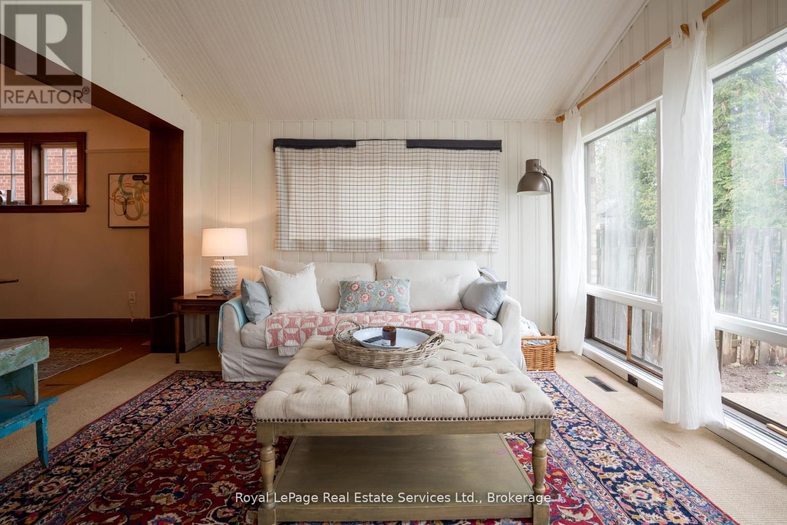 89 EDGEMONT STREET SOUTH Image 30