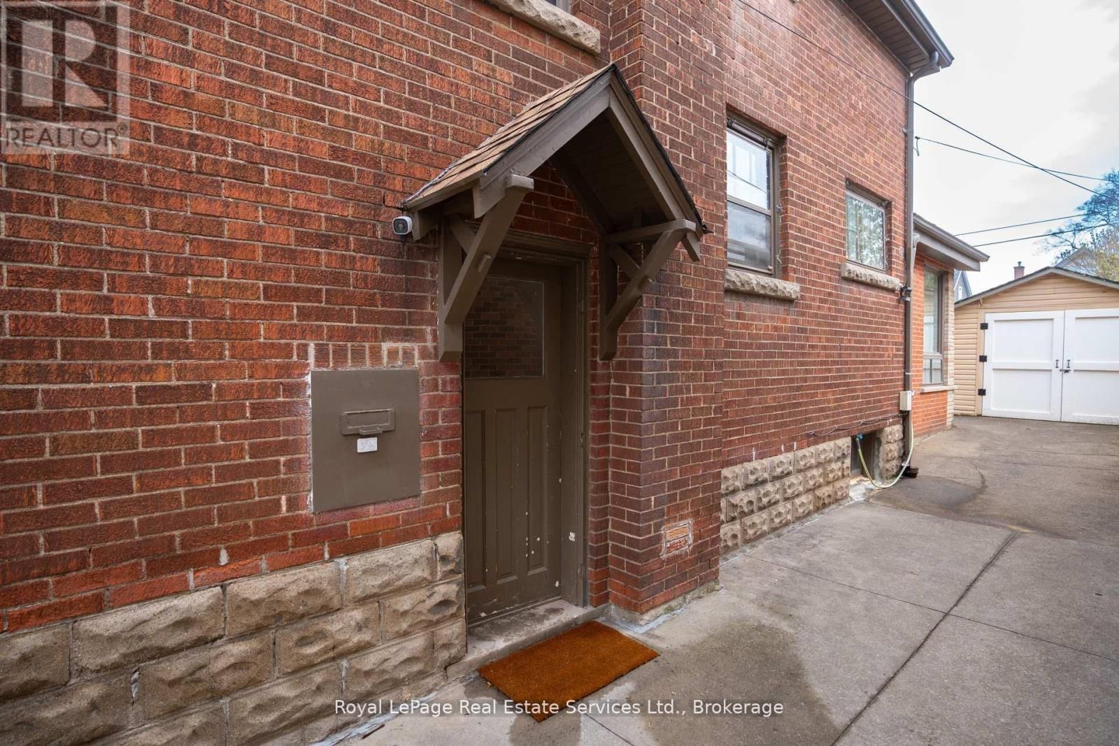 89 EDGEMONT STREET SOUTH Image 35