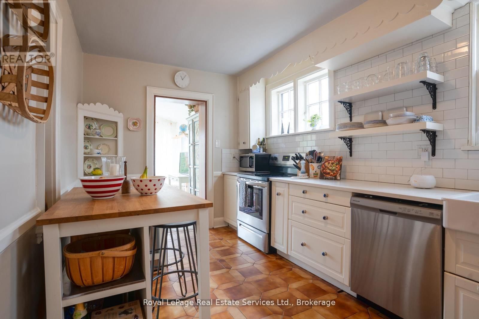 89 EDGEMONT STREET SOUTH Image 9