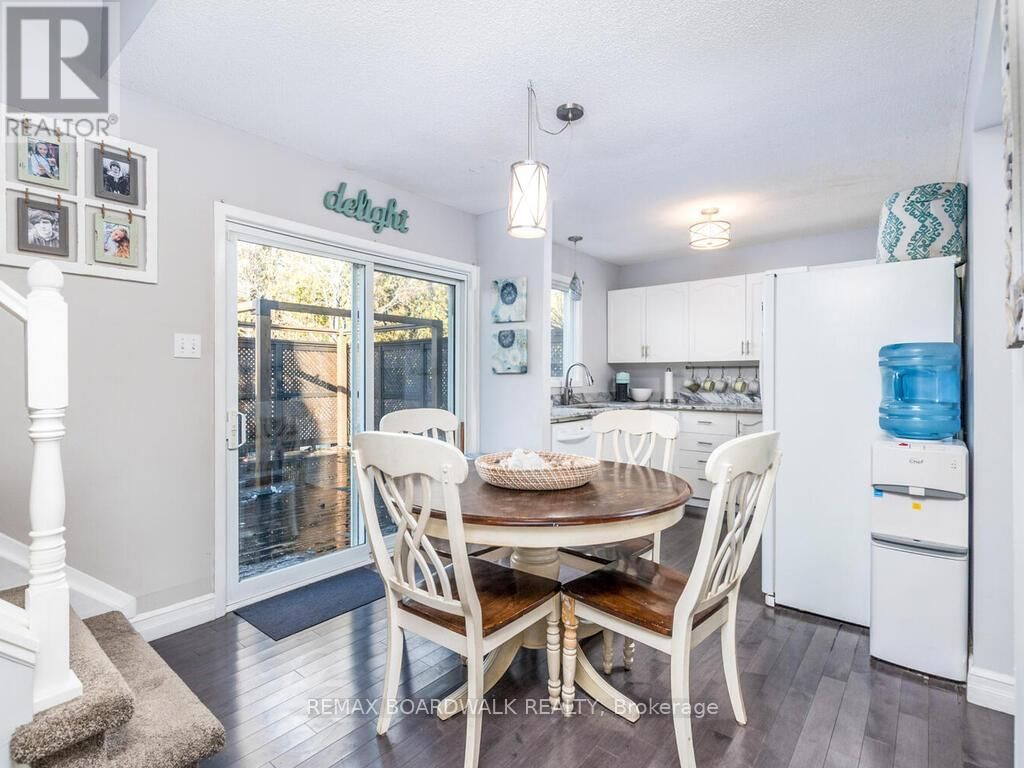 15 TERRY FOX AVENUE Image 11