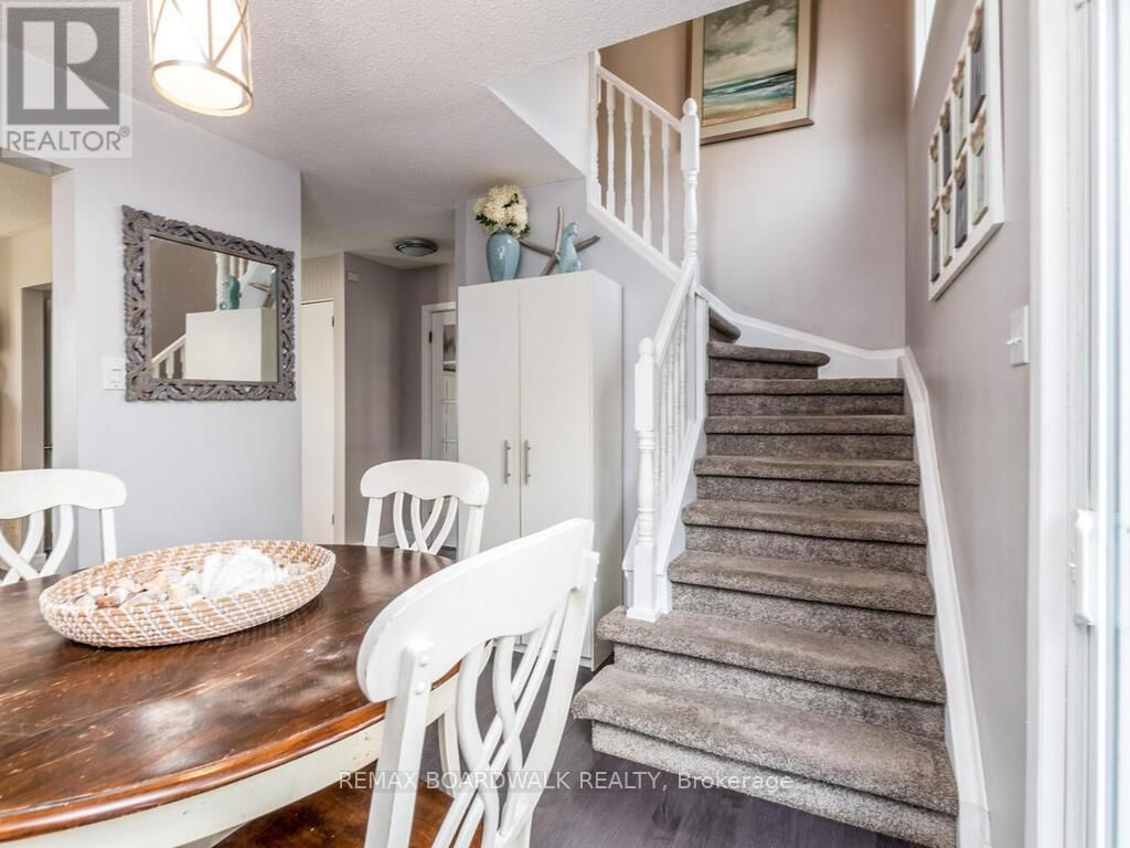 15 TERRY FOX AVENUE Image 14