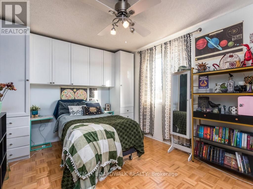 15 TERRY FOX AVENUE Image 16