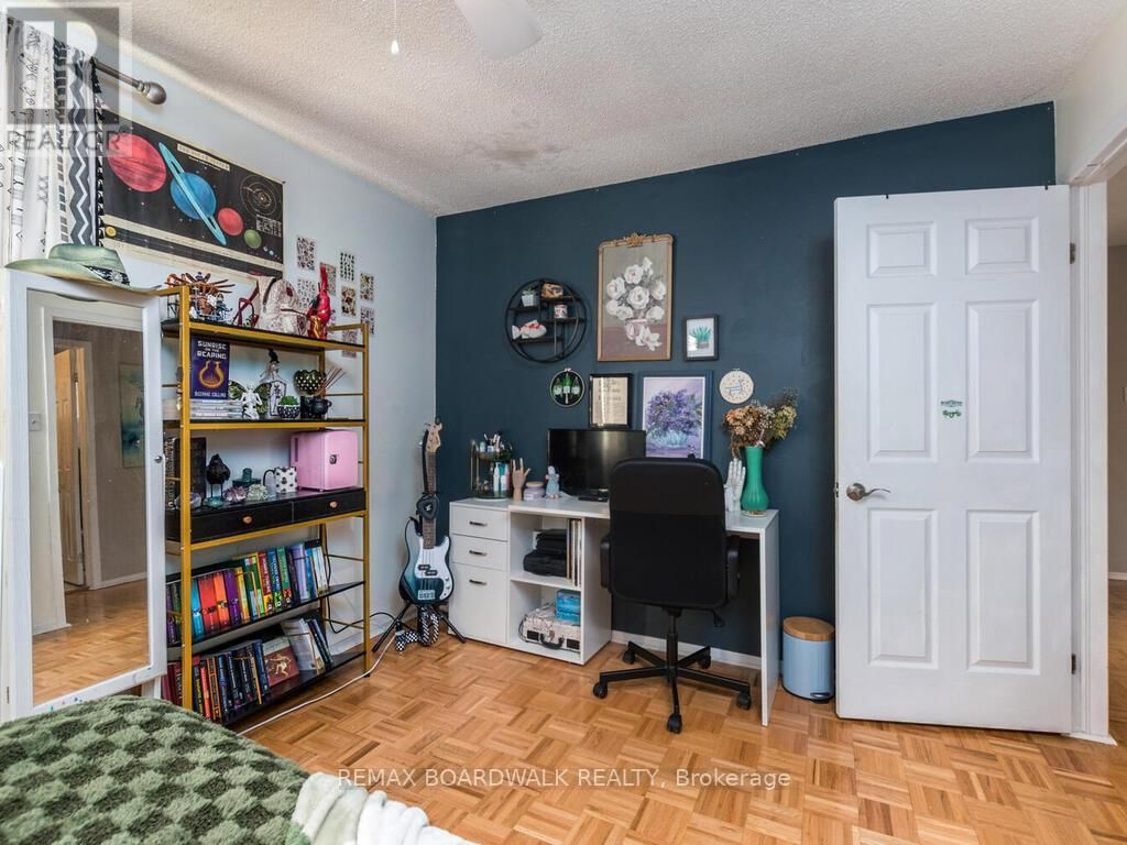 15 TERRY FOX AVENUE Image 17