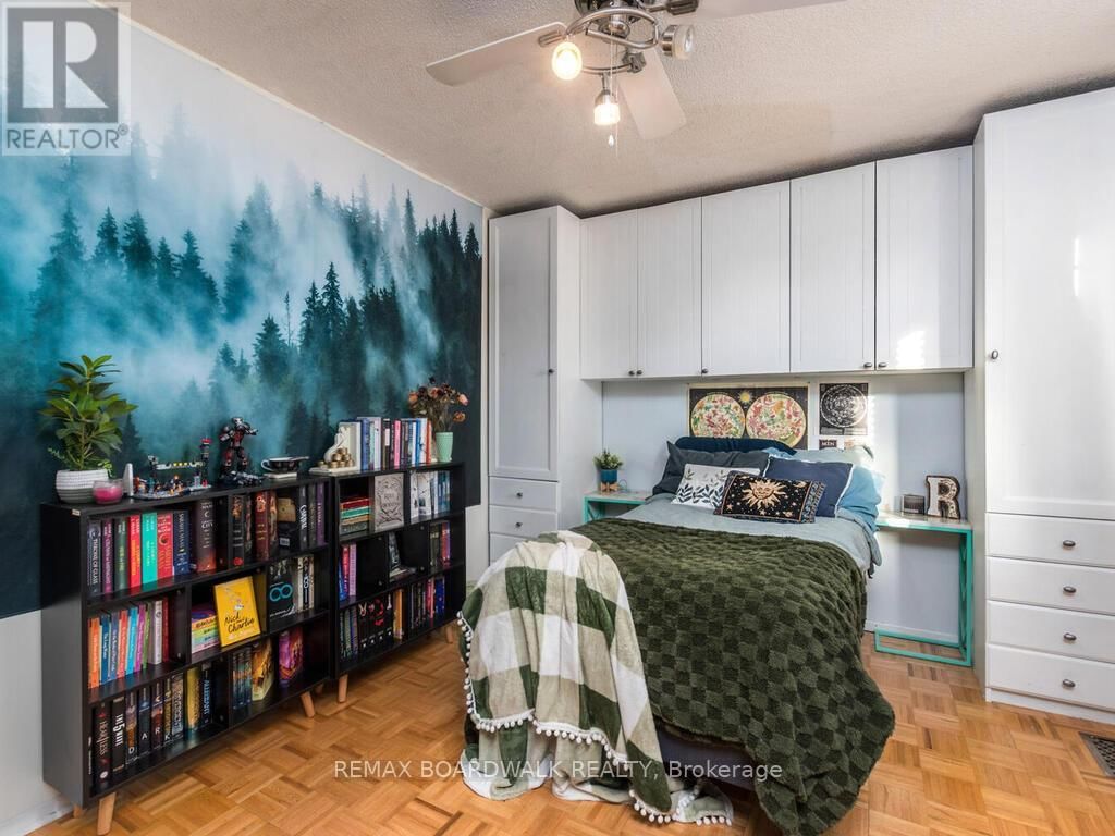 15 TERRY FOX AVENUE Image 18