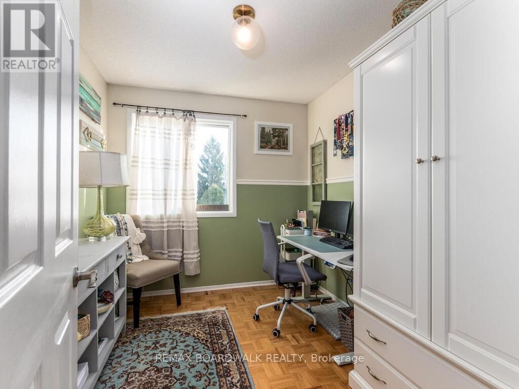 15 TERRY FOX AVENUE Image 20