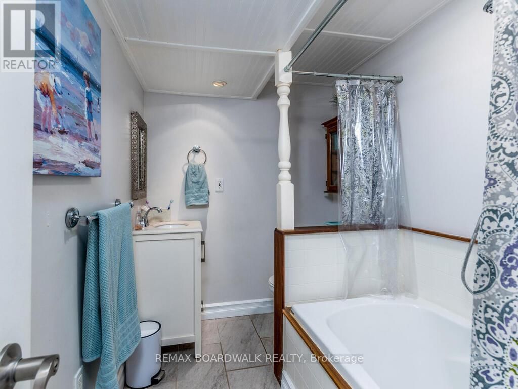 15 TERRY FOX AVENUE Image 24