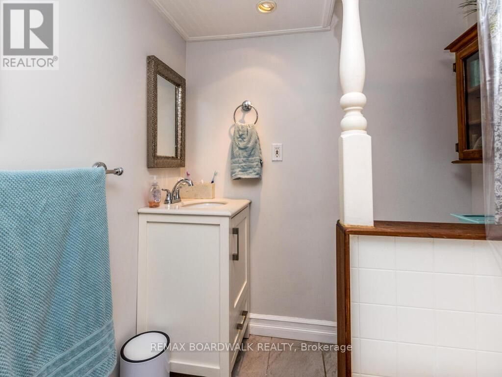 15 TERRY FOX AVENUE Image 25