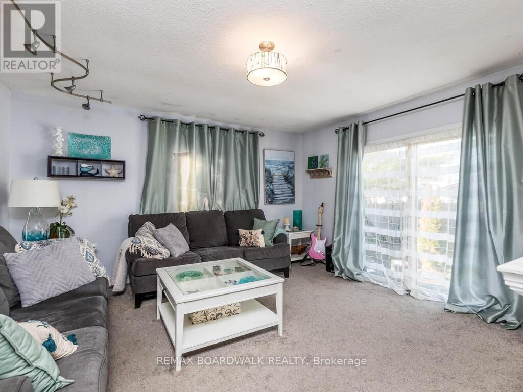 15 TERRY FOX AVENUE Image 6