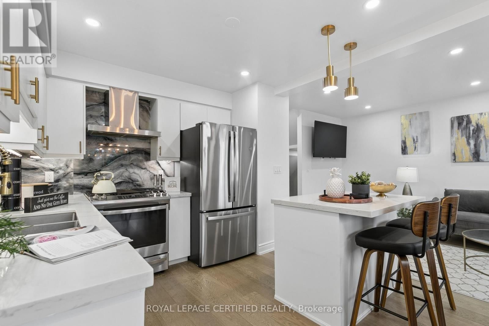 22 GOLDEN TERRACE COURT Image 10