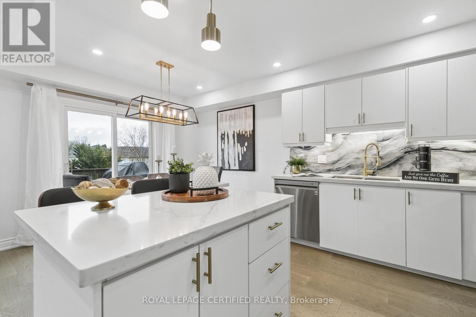 22 GOLDEN TERRACE COURT Image 9