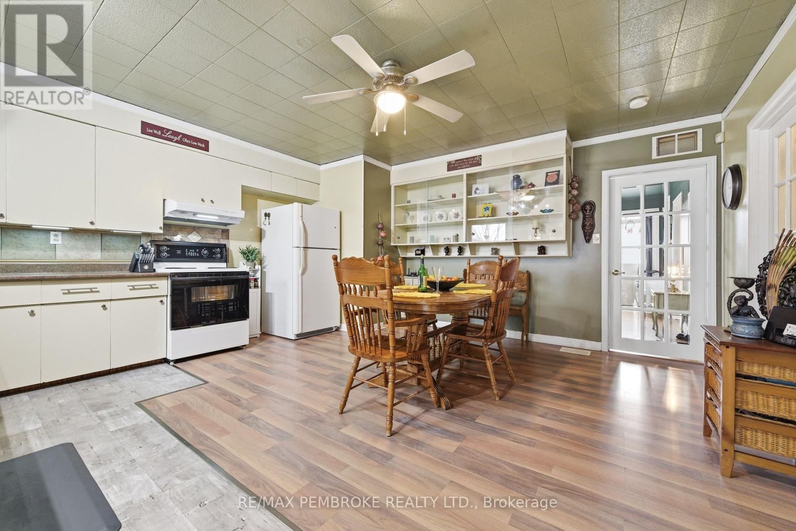 48 LACROIX BAY ROAD Image 15