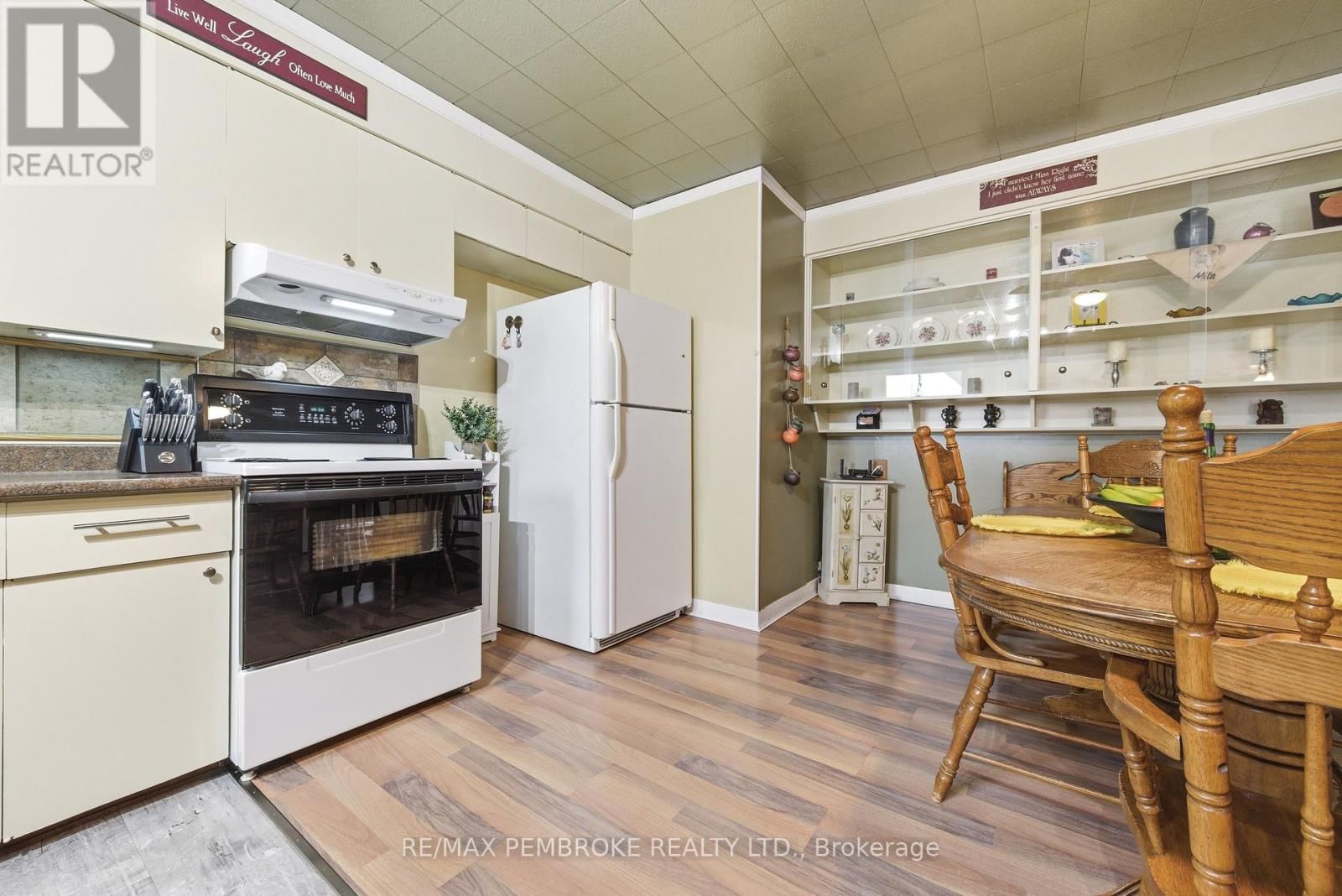 48 LACROIX BAY ROAD Image 17