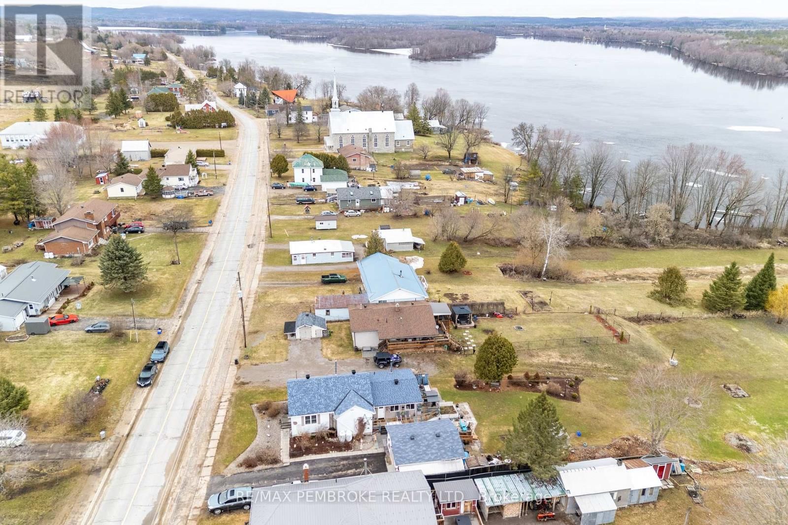 48 LACROIX BAY ROAD Image 36