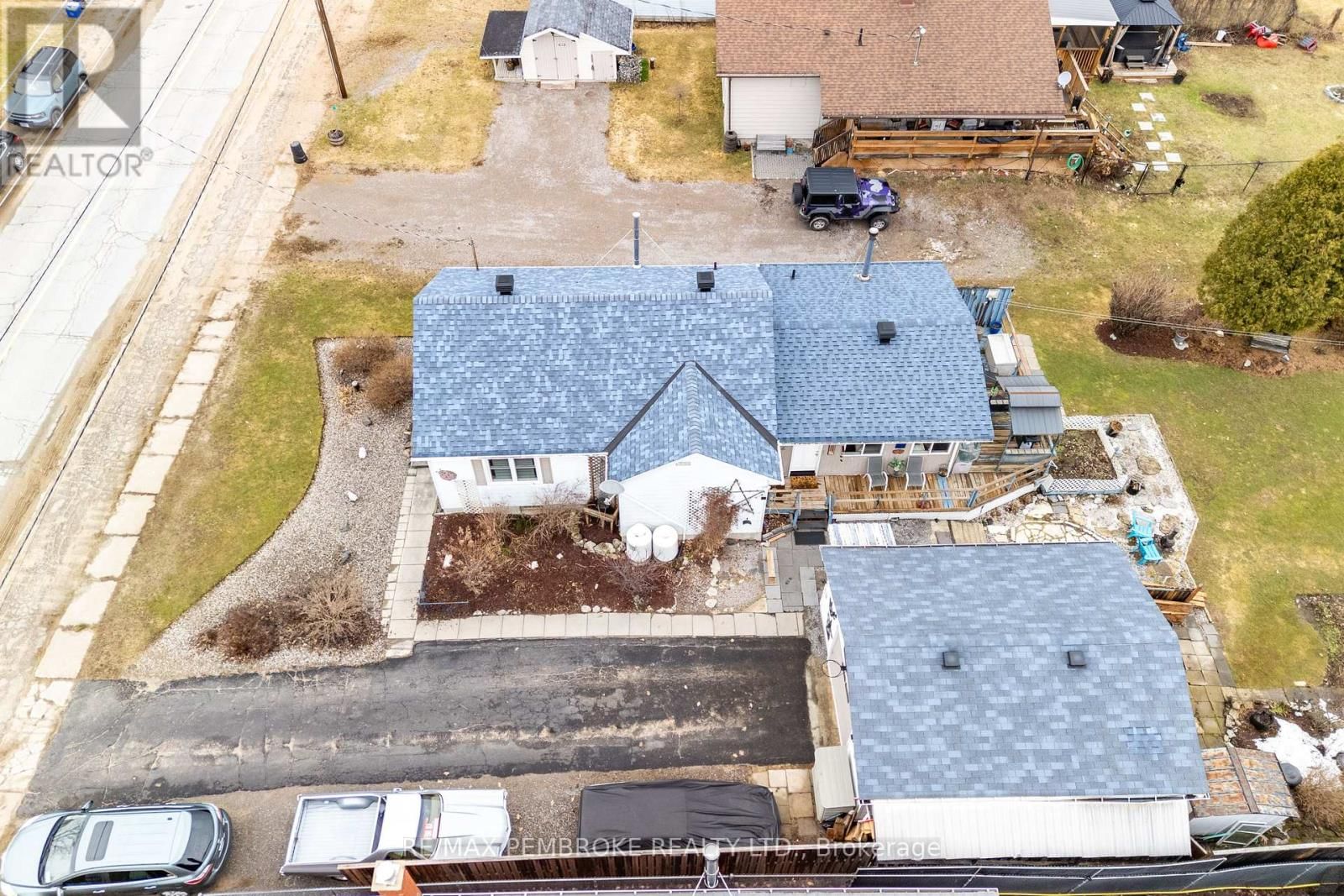 48 LACROIX BAY ROAD Image 37