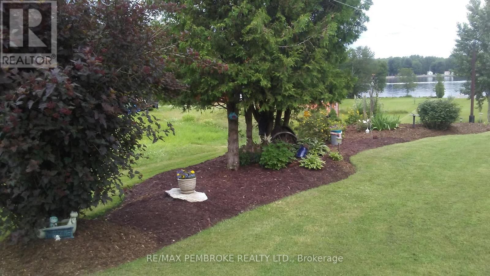 48 LACROIX BAY ROAD Image 45