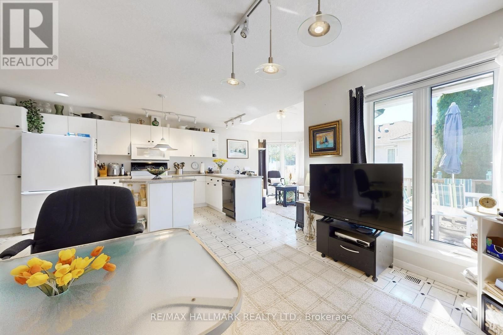 8 GREENFIELD PLACE Image 10