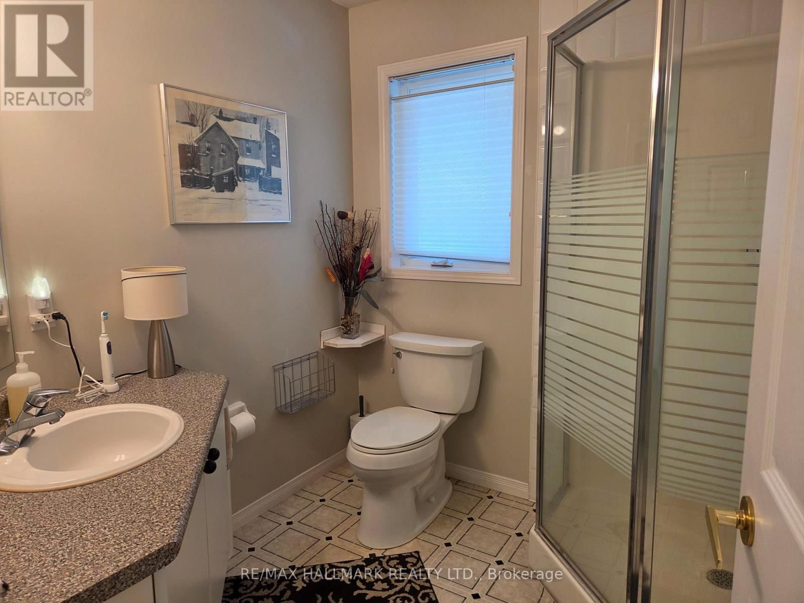 8 GREENFIELD PLACE Image 19