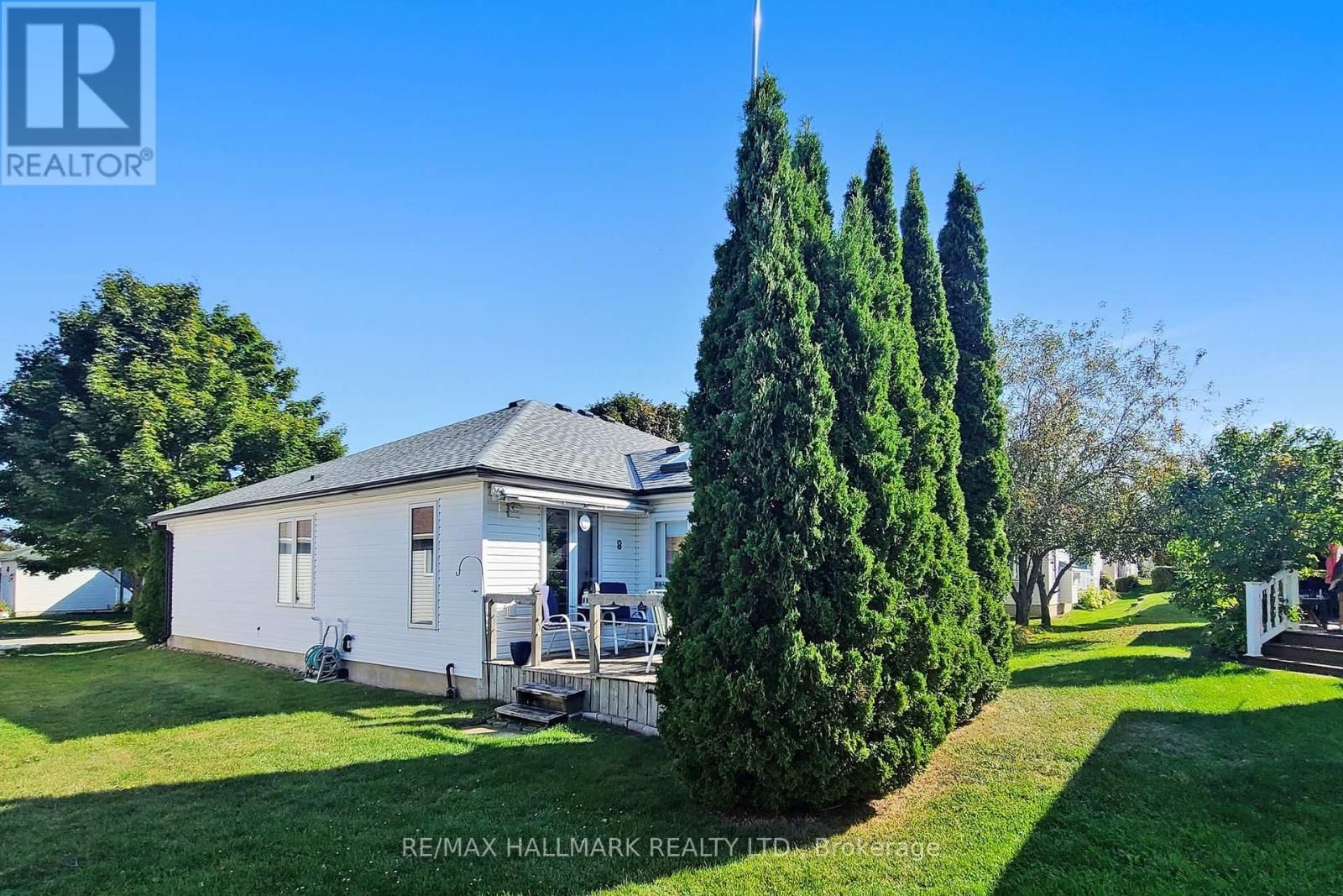 8 GREENFIELD PLACE Image 32