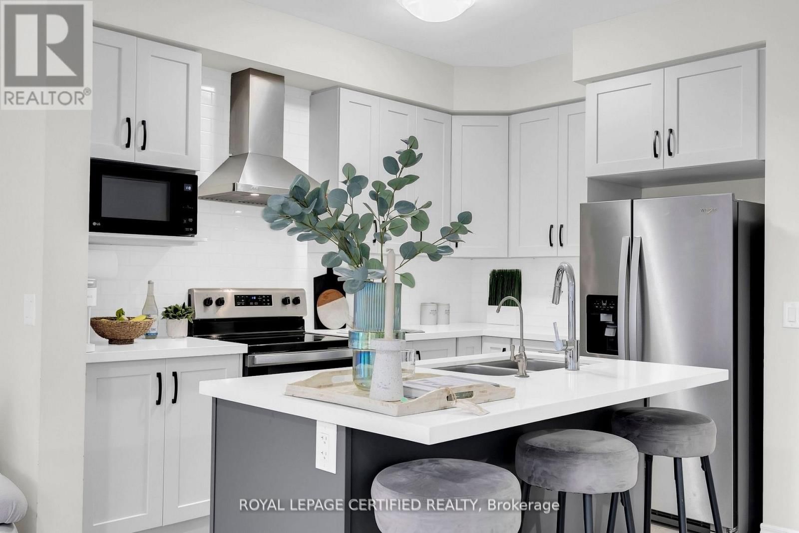 66 GRASSBOURNE AVENUE Image 18