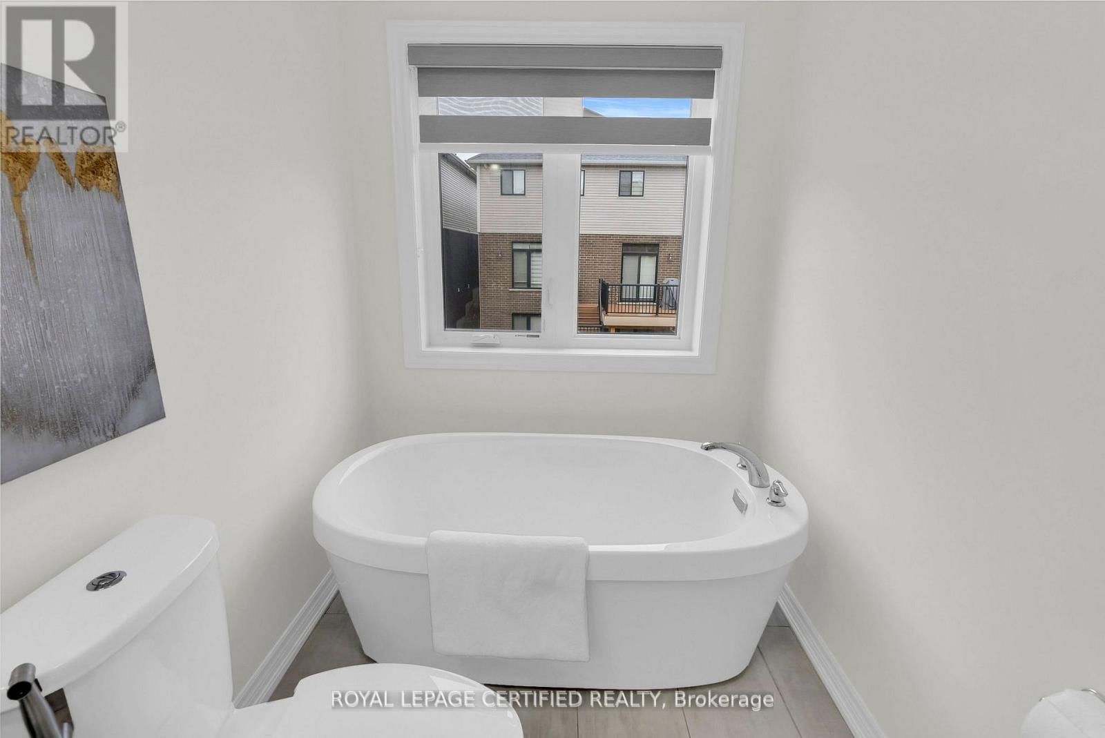 66 GRASSBOURNE AVENUE Image 31