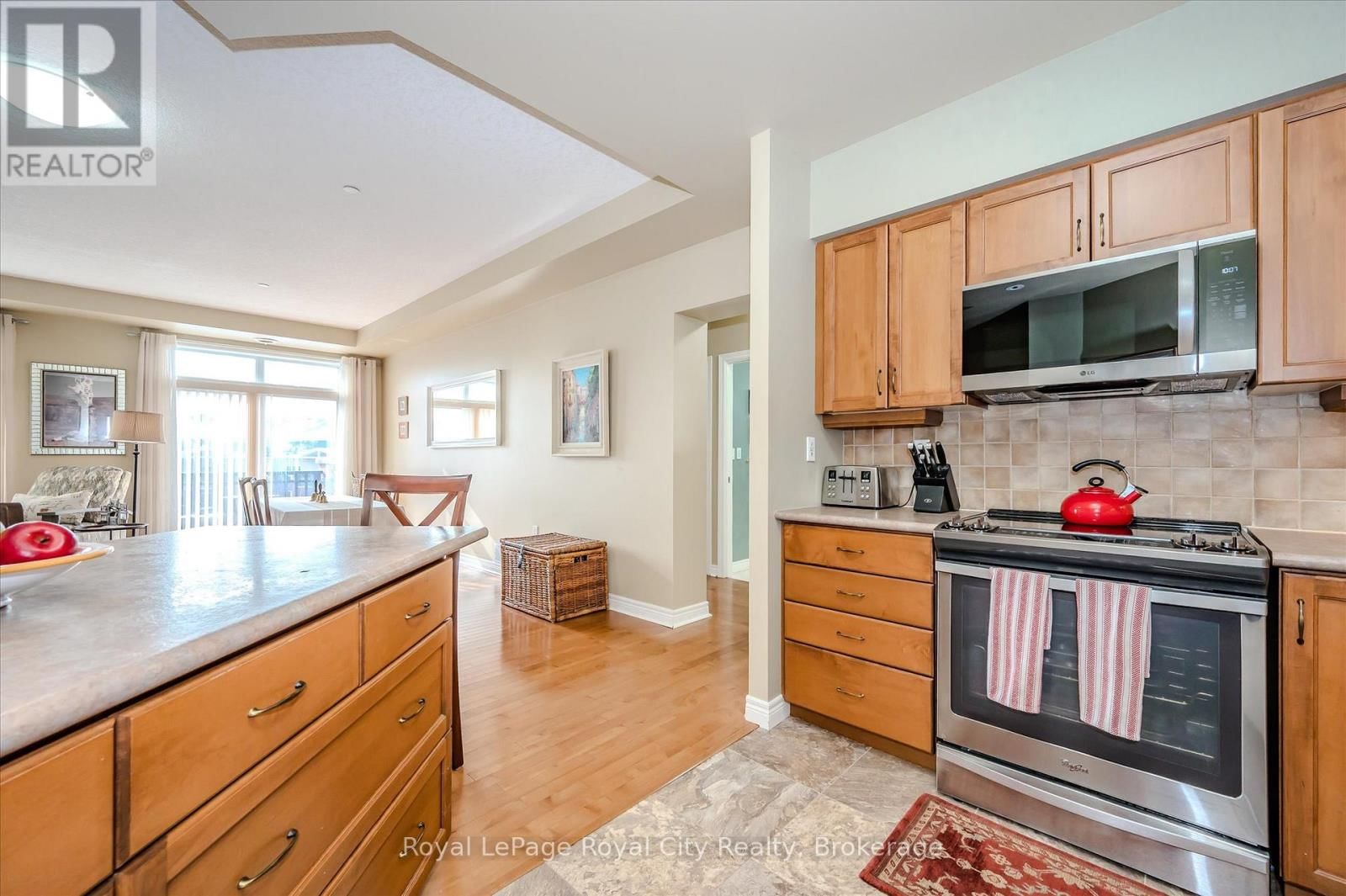 401 - 65 BAYBERRY DRIVE Image 20