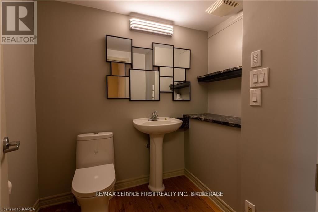 90 BROCK STREET Image 8