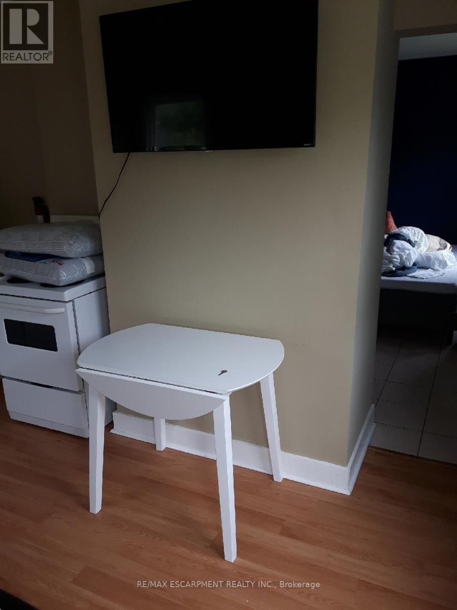 4 - 63 PELHAM ROAD EAST Image 5