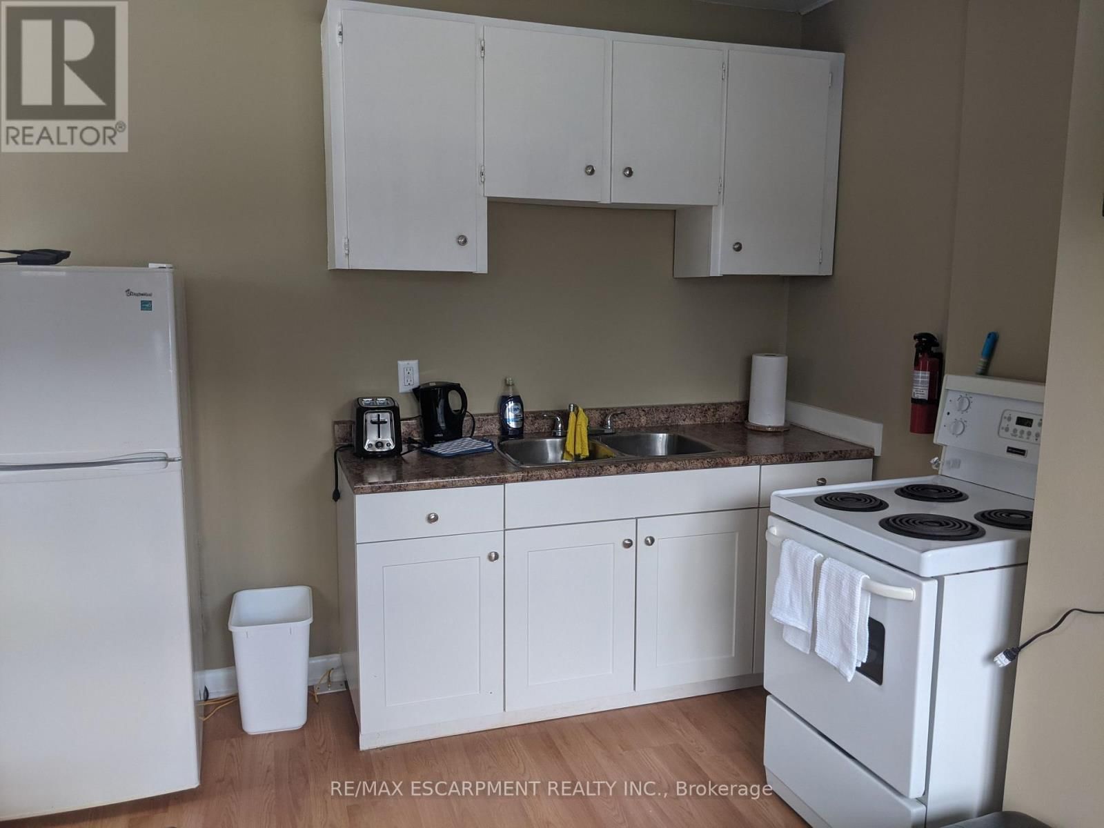 4 - 63 PELHAM ROAD EAST Image 8