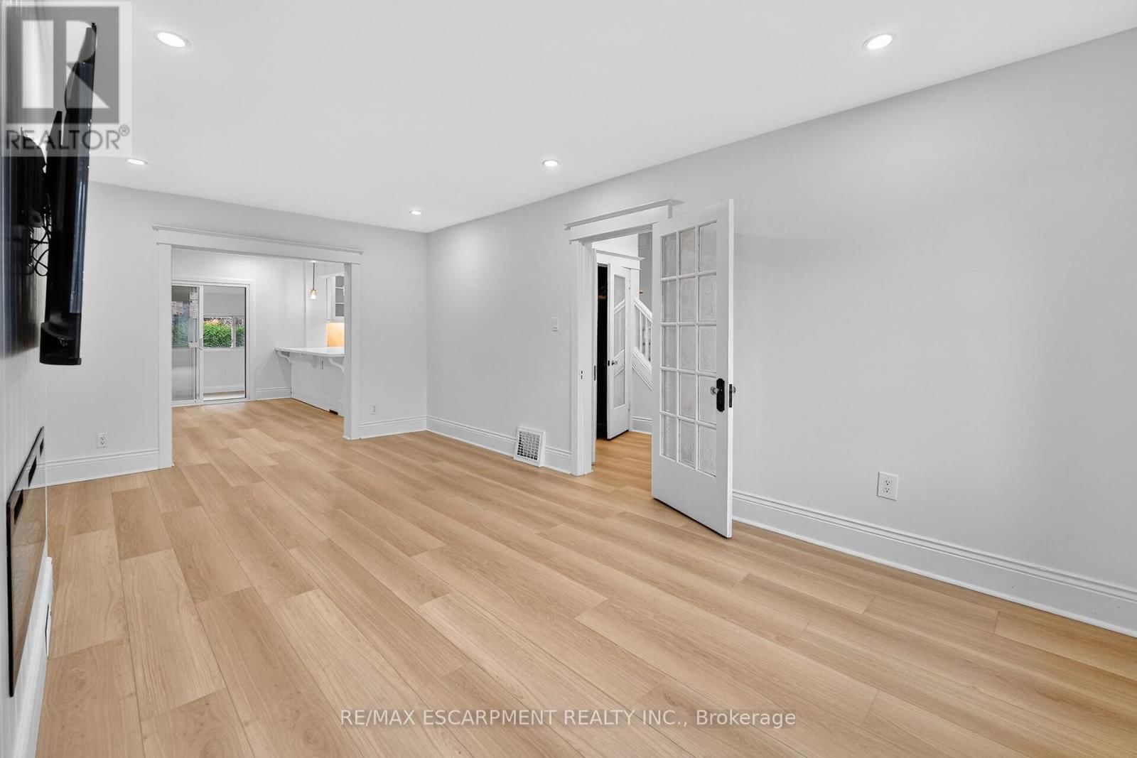 101 HOUGHTON AVENUE SOUTH Image 10