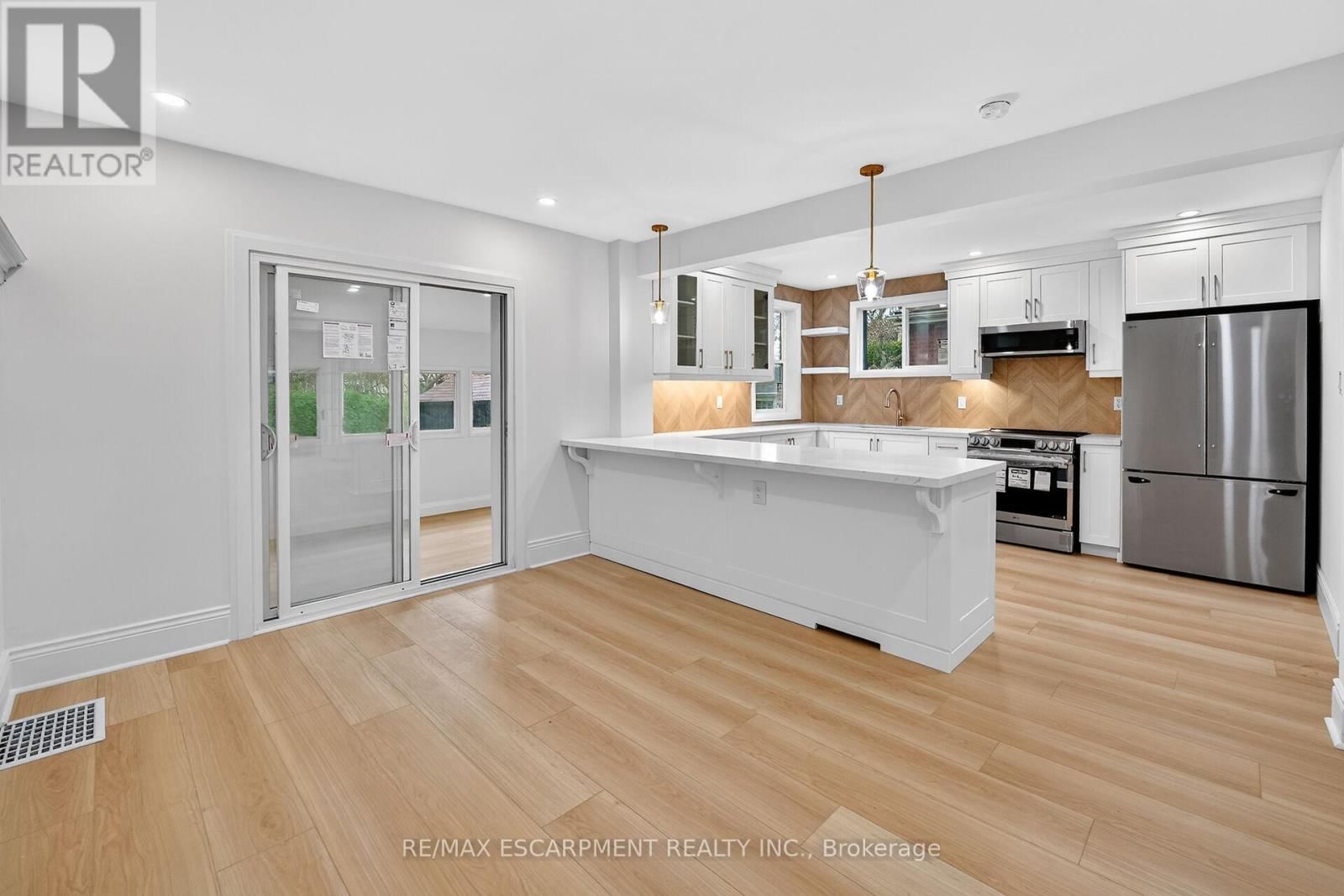 101 HOUGHTON AVENUE SOUTH Image 12