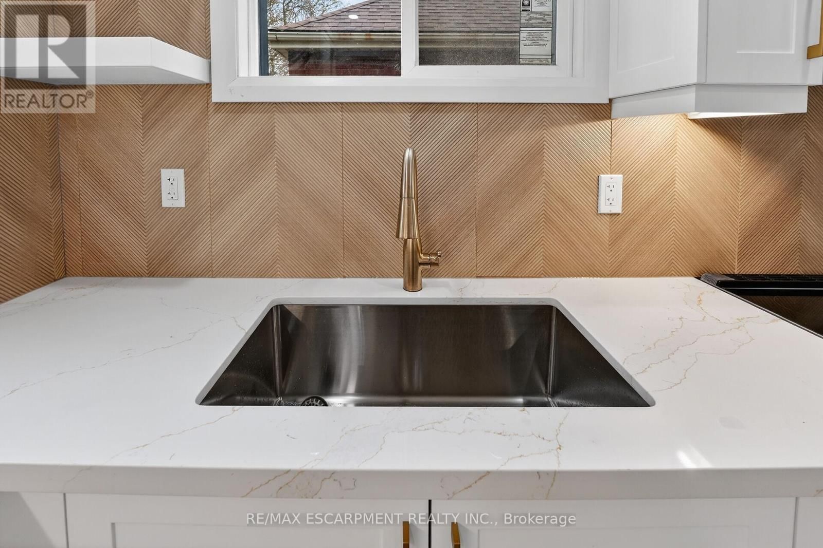 101 HOUGHTON AVENUE SOUTH Image 18