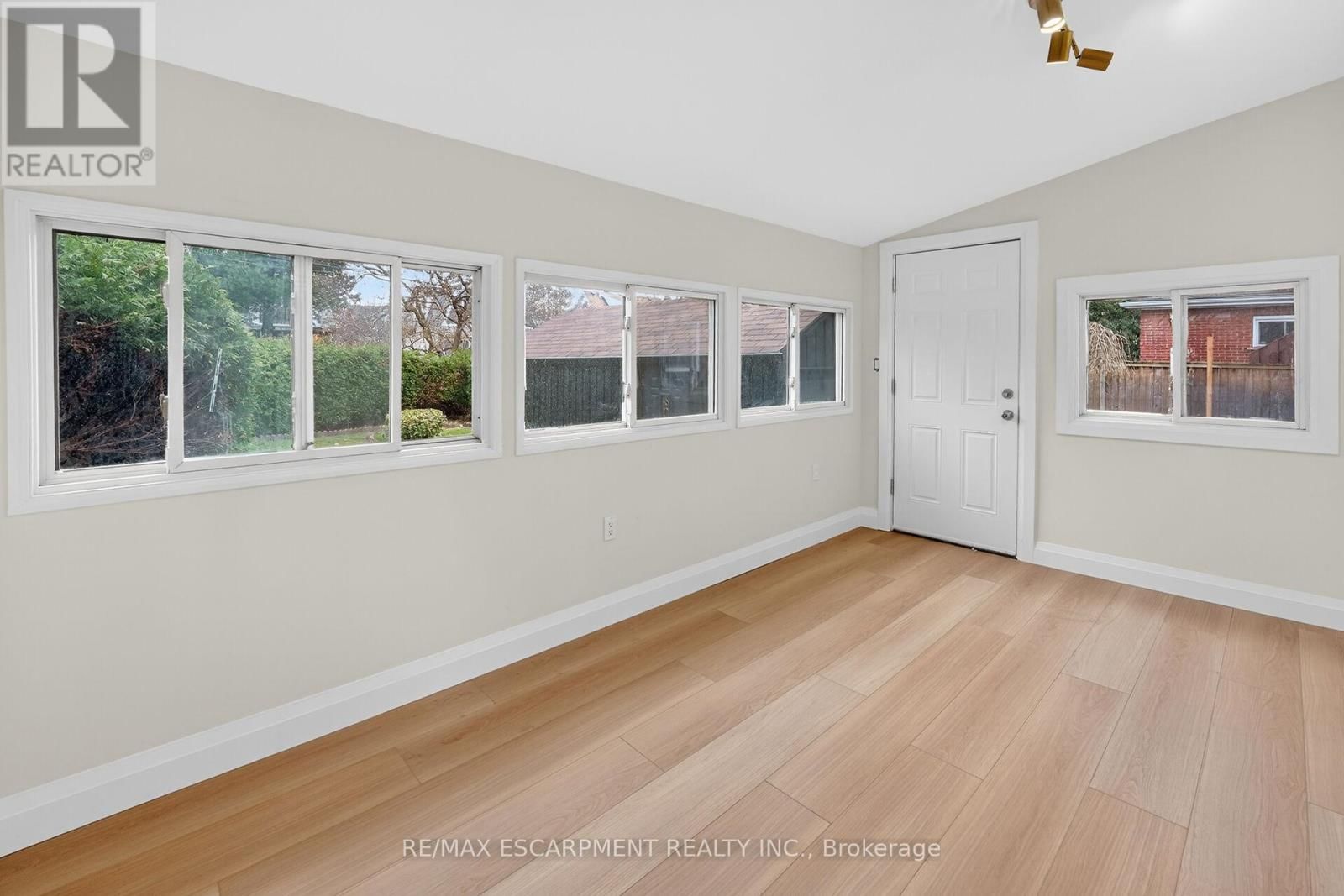 101 HOUGHTON AVENUE SOUTH Image 19