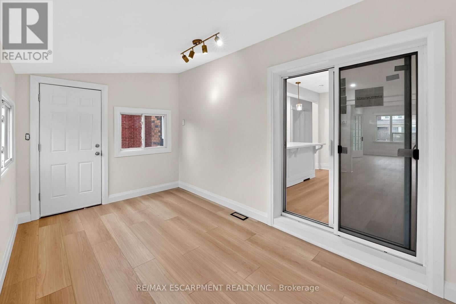 101 HOUGHTON AVENUE SOUTH Image 20