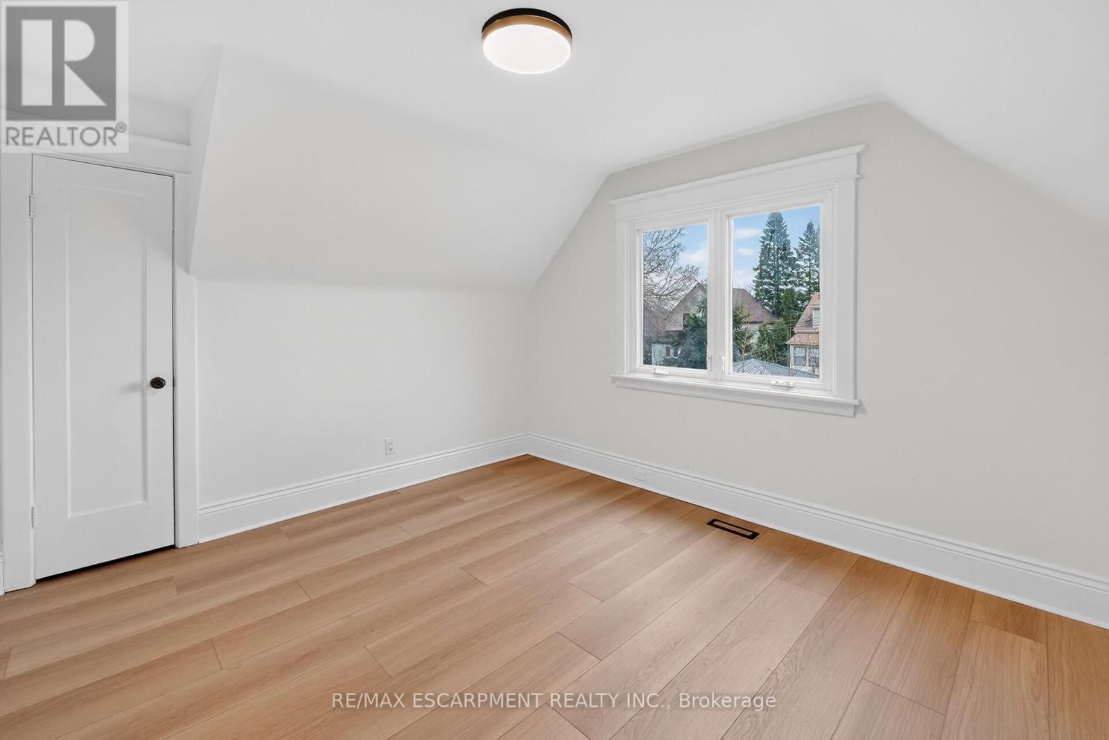 101 HOUGHTON AVENUE SOUTH Image 24