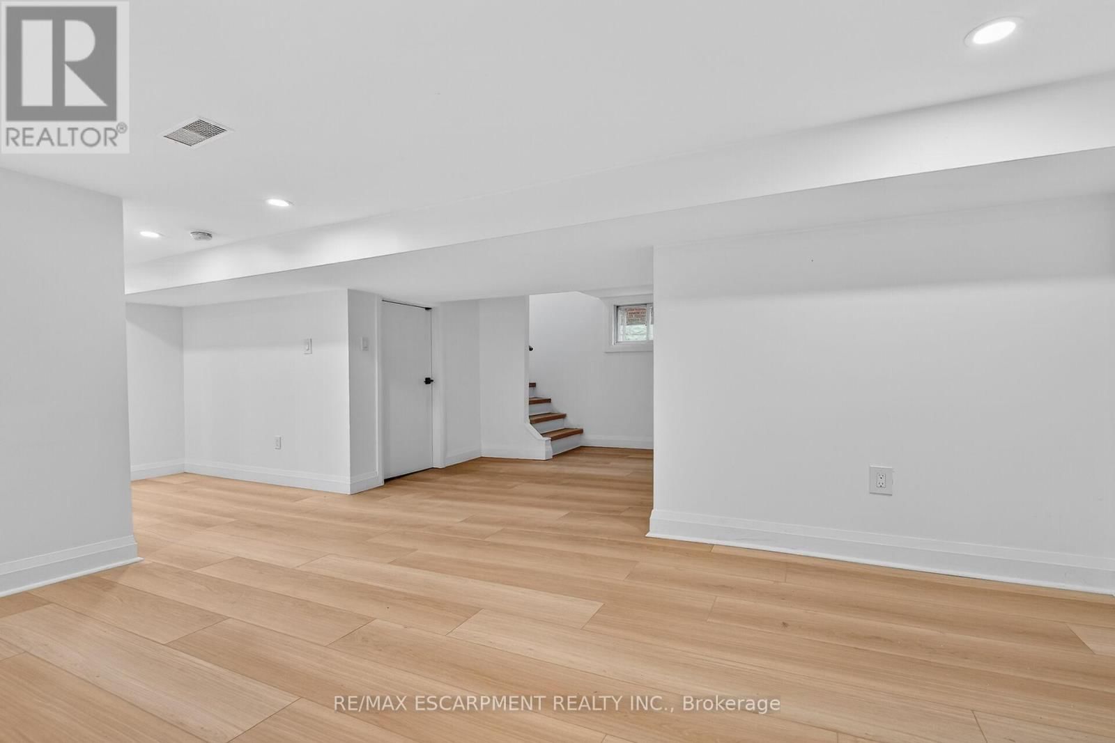 101 HOUGHTON AVENUE SOUTH Image 29