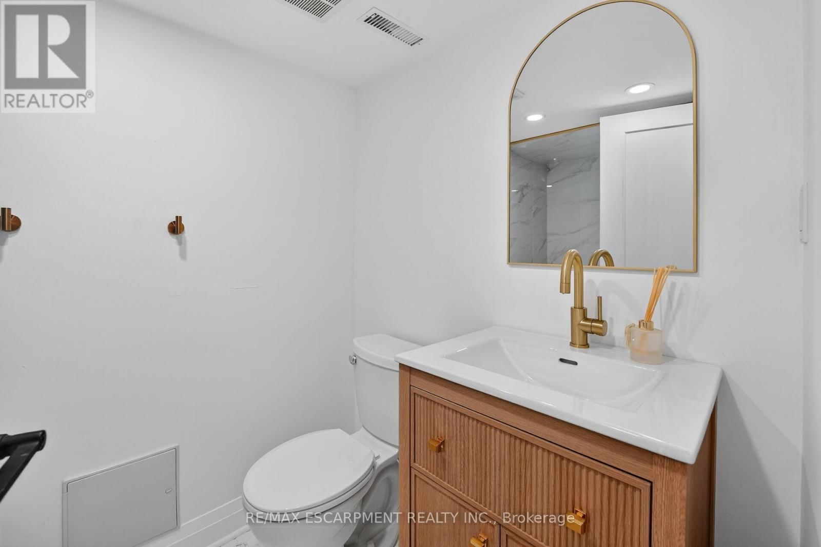 101 HOUGHTON AVENUE SOUTH Image 33