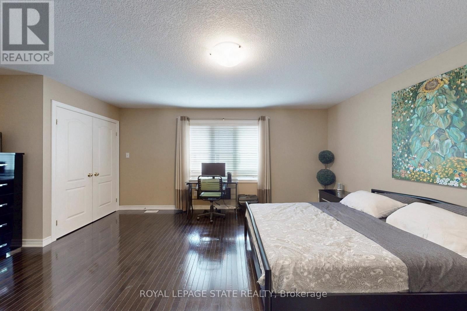 34 FOREST VALLEY CRESCENT Image 25