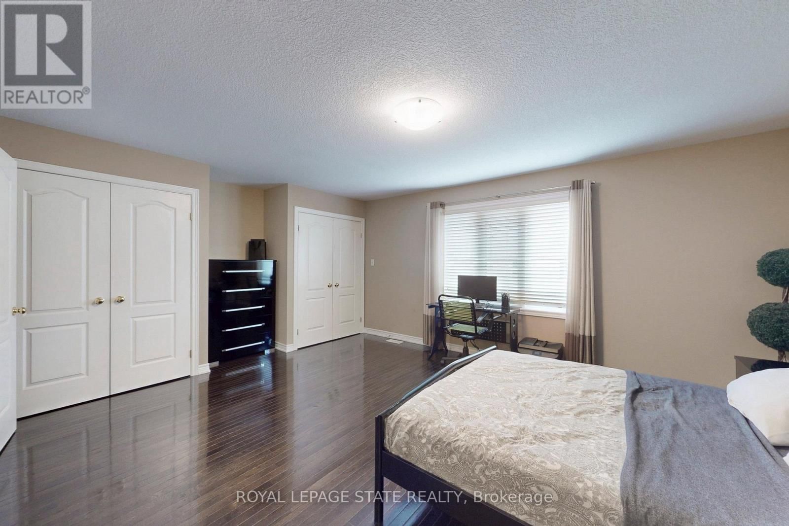 34 FOREST VALLEY CRESCENT Image 26