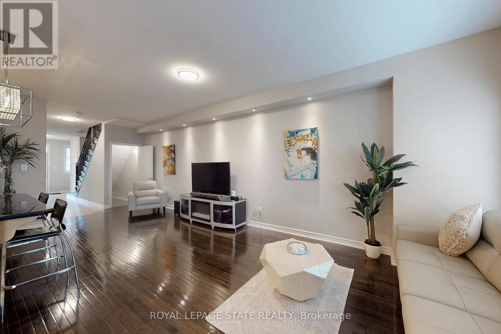 34 FOREST VALLEY CRESCENT Image 9