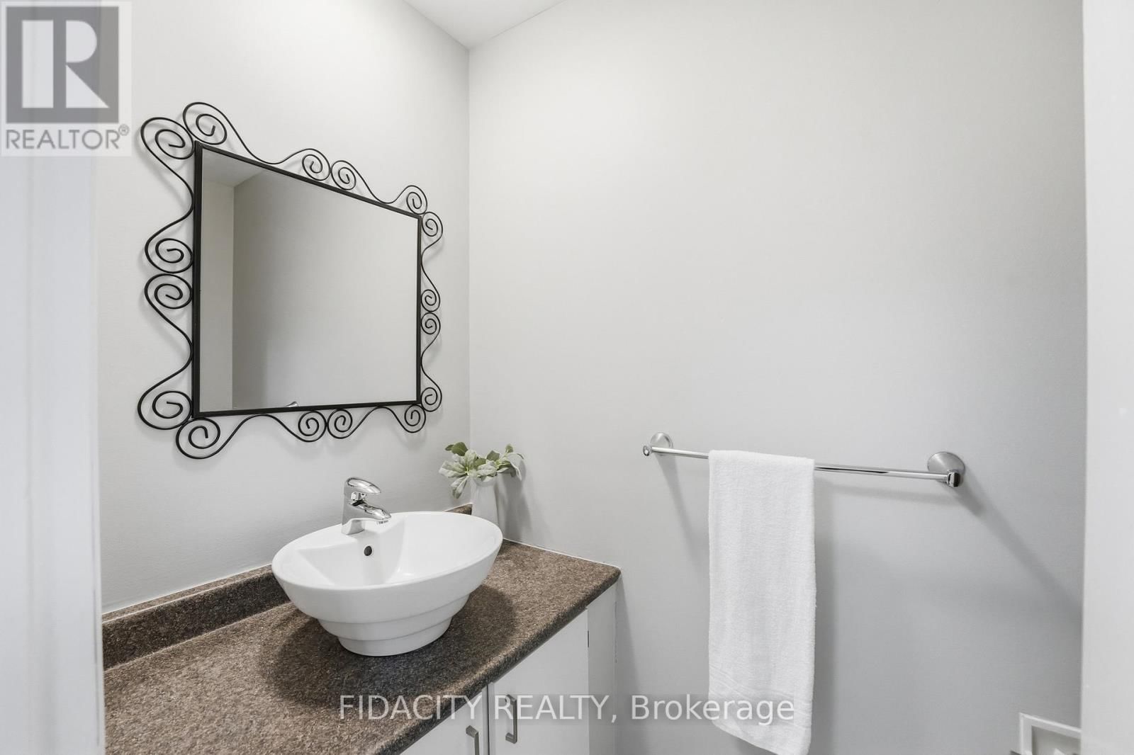 31 - 16 GLENCOE STREET Image 23