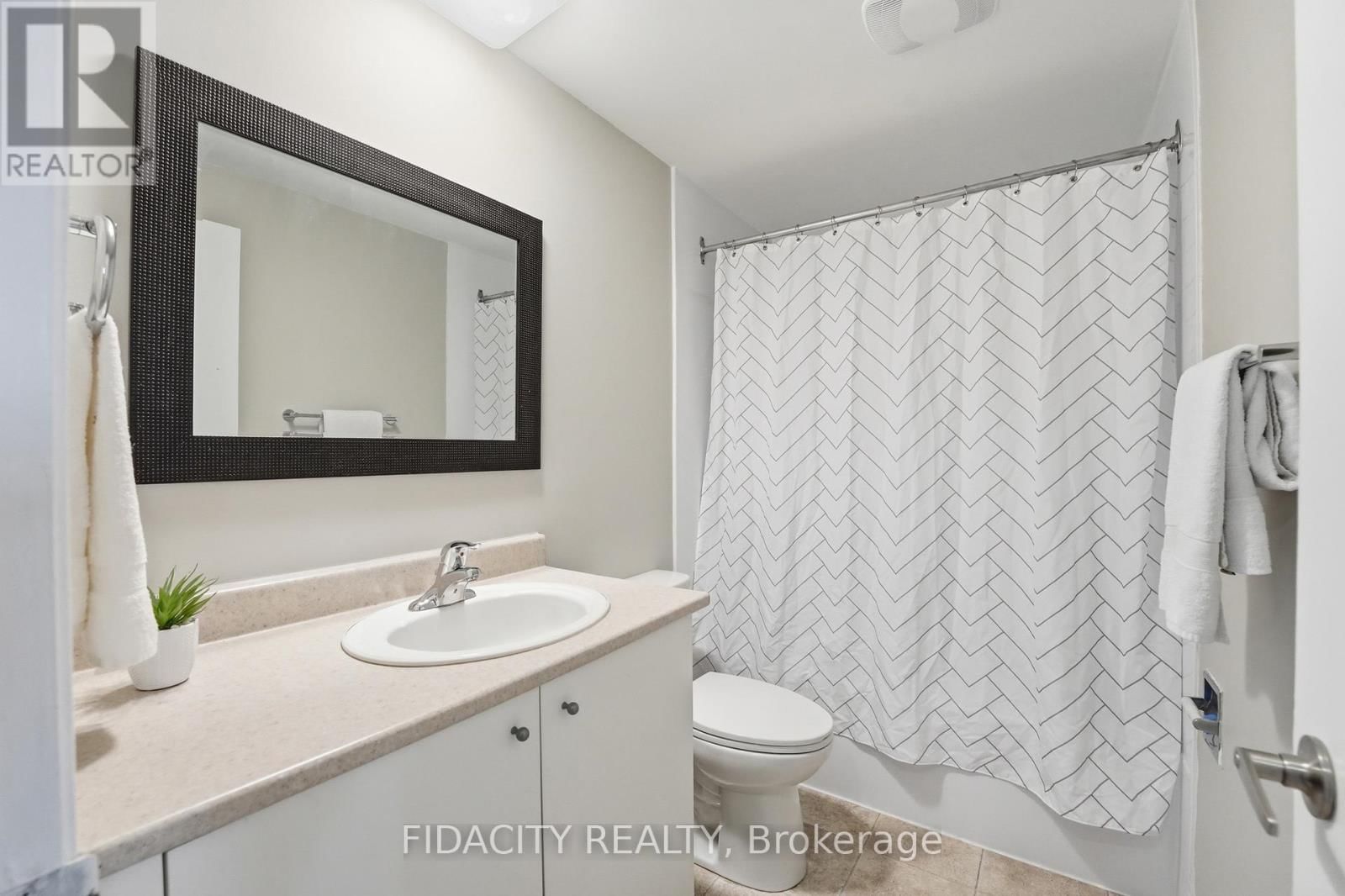 31 - 16 GLENCOE STREET Image 31