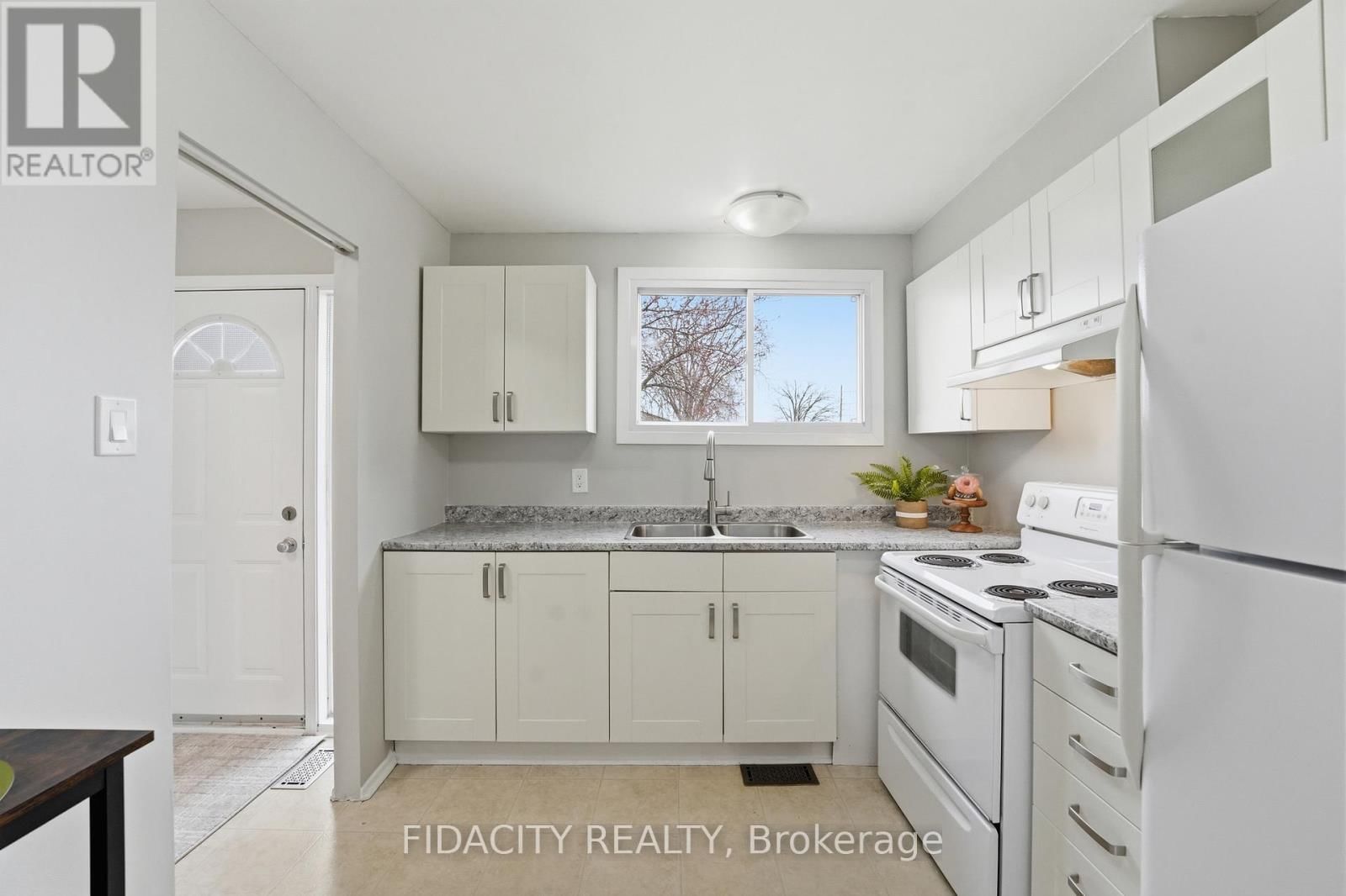 31 - 16 GLENCOE STREET Image 8