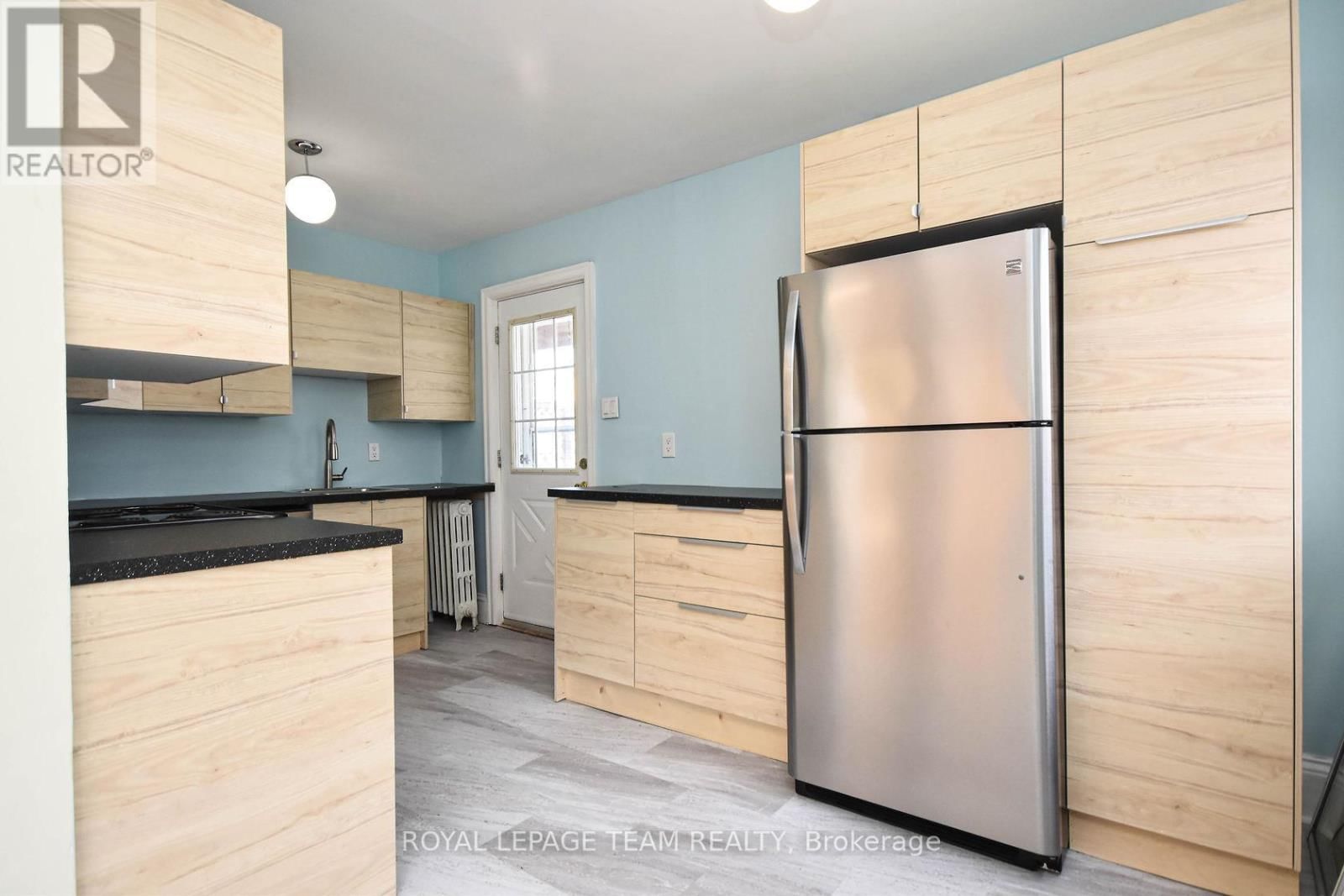 213 DESROSIERS STREET Image 24